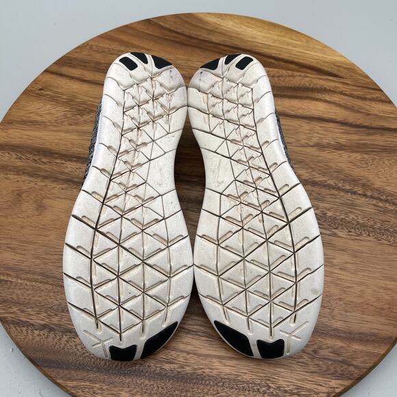 Nike Free RN Shoes Womens Size 8 Oreo Gray Running Comfort Walking Gym Sneakers - Picture 7 of 8